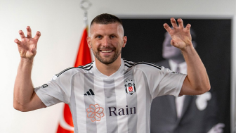 Beşiktaş'tan ayrılan Ante Rebic yeni takımına imza attı