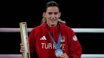 Boksta kadınlar 54 kilo finalinde Hatice Akbaş, gümüş madalya kazandı