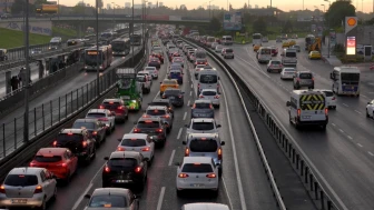 İstanbul'da kuvvetli yağış nedeniyle trafik yoğunluğu arttı