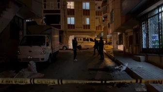 Bağcılar'da polis aracına EYP ve molotof kokteyli saldırısı