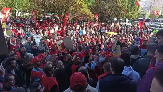 Maltepe Belediye işçileri haklarını alarak grevi zaferle sonlandırdı