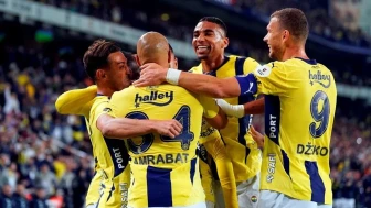 Fenerbahçe'nin Slavia Prag maçı kamp kadrosu açıklandı! 5 eksik var