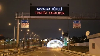 İstanbul'da kuvvetli yağış ve yangın sebebiyle Avrasya Tüneli, geçici olarak trafiğe kapandı