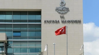 Anayasa Mahkemesi, 5 parti için yasal işlem başlatılmasına karar verdi