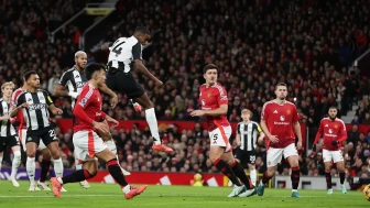 Manchester United sahasında Newcastle United'e 2-0 mağlup oldu