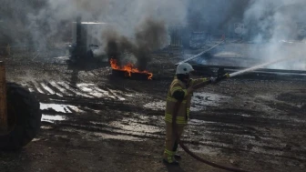 Diyarbakır'ın Sur ilçesinde petrol kuyusunda yangın çıktı