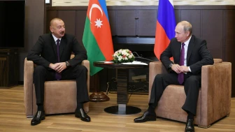 Kazakistan uçak kazası üzerine Putin'den Aliyev’e taziye telefonu