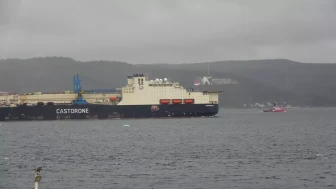 Karadeniz doğal gazı için Castorone, İstanbul Boğazı'ndan geçti