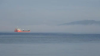 Çanakkale Boğazı sis nedeniyle kapanmıştı, geçişler yeniden başladı!