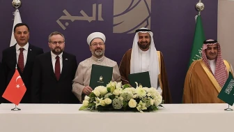 Diyanet İşleri Başkanı Erbaş, 2025 yılı hac protokolünü Suudi Bakan ile imzaladı