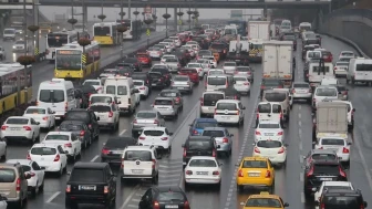 İstanbul, Ankara ve İzmir'de yola çıkanlar dikkat! Kara yollarındaki son durum açıklandı