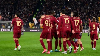 Roma, Genoa karşısında 3 puanı 3 golle aldı