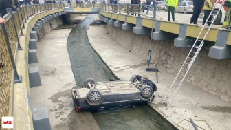 16 yaşındaki ehliyetsiz sürücü kanala uçtu!