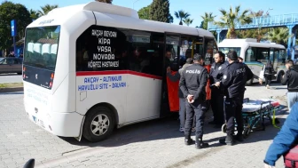 Hastaneden çıktı, dolmuşta kalp krizi geçirdi!