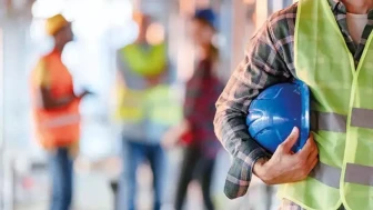 Kamu işçileri haklarını arıyor: 750 bin kişi toplu sözleşme bekliyor!