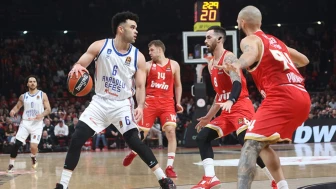 Anadolu Efes, Olympiakos'u salladı ama deviremedi