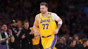 Lakers, Jazz engelini 132-113'lük skorla geçti!