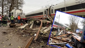 Yolcu treni ile tır çarpıştı! 1 Ölü, 11 yaralı