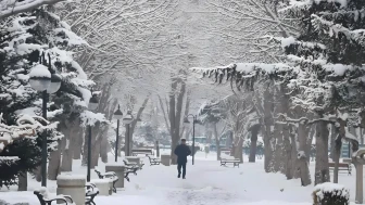 İstanbul’a kar yağışı geliyor: 7 ilçe için sarı kodlu uyarı verildi