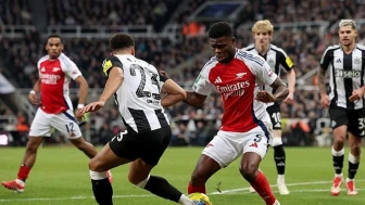 Newcastle United, Arsenal'ı 2-0 mağlup ederek Lig Kupası'nda finale yükseldi