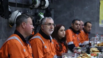 Bakan Işıkhan, İzmir'de maden işçileriyle sahur yaptı