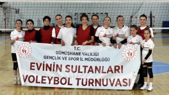 Gümüşhane’de 8 Mart kutlaması: Anneler ve kızları voleybol sahasında buluştu