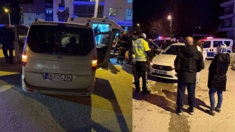 Burdur'da feci kaza! Hafif ticari araç ile otomobil çarpıştı: 2 yaralı