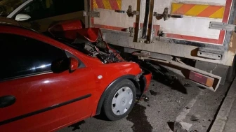 Tekirdağ'da ehliyetsiz ve alkollü sürücü tıra çarptı!