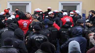 Belediye İş Sendikası üyelerinden Bakırköy Belediyesi önünde "işe iade" eylemi