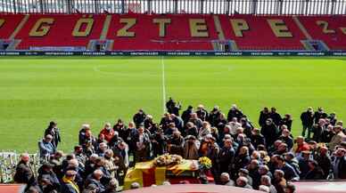 A Milli Futbol Takımı'nın eski oyuncularından Fevzi Zemzem, toprağa verildi