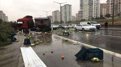 ADANA - Otoyolda zincirleme trafik kazasında bir kişi yaralandı