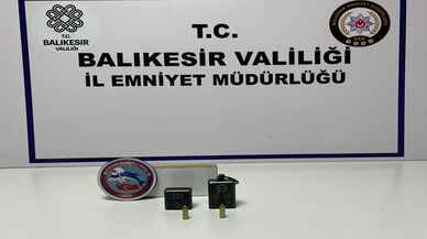 Balıkesir'de "anahtarlık tabanca" ele geçirildi