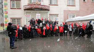 Diyarbakır annelerinin kar altında süren oturma eylemine 2 aile daha katıldı