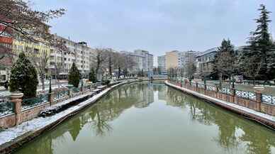 Eskişehir güne beyaz örtüyle uyandı