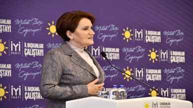 İYİ Parti Genel Başkanı Akşener, partisinin il başkanlarıyla bir araya geldi