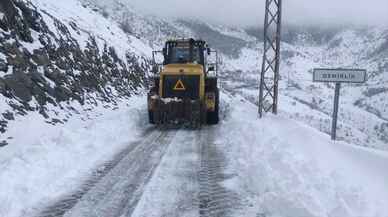 Kahramanmaraş'ta kardan kapanan 112 mahalle yolu ulaşıma açıldı