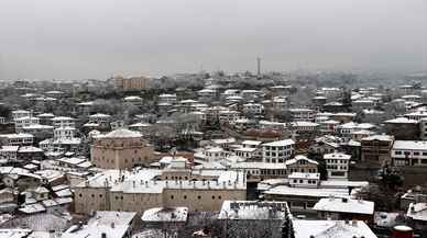 KARABÜK - Kentin yüksek kesimlerinde kar etkili oluyor