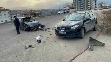 Karabük'te cip ile otomobilin çarpıştığı kazada 3 kişi yaralandı