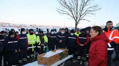 Kocaeli İzmit'te Hürriyet, temizlik işçileriyle bir araya geldi