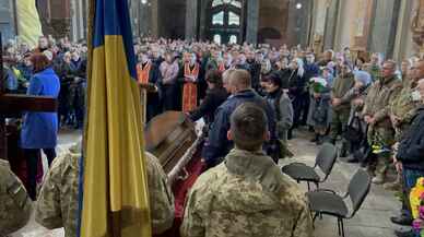 Savaşta ölen 2 Ukrayna askeri için Lviv’de cenaze töreni düzenlendi