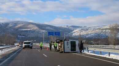 TOKAT - Servis aracı devrildi, bir asker şehit oldu, 3 asker yaralandı