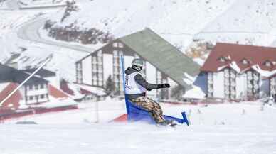 ÜNİLİG Snowboard Türkiye Şampiyonası Erzurum'da başladı