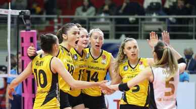 VakıfBank, deplasmanda lider!