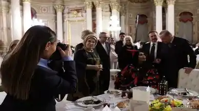 Hülya Avşar'ın Cumhurbaşkanlığı iftarındaki hallerine tepki