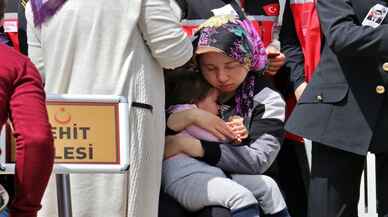 Adana'daki trafik kazasında şehit olan Uzman Çavuş Avan'ın cenazesi Osmaniye'de defnedildi