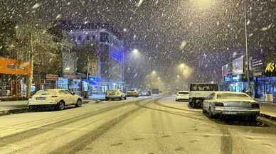 Erzurum ve Ardahan'da kuvvetli kar yağışı başladı