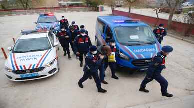 ERZURUM - Kar kalınlığının 136 santimetre ölçüldüğü Palandöken'de kayak heyecanı sürüyor