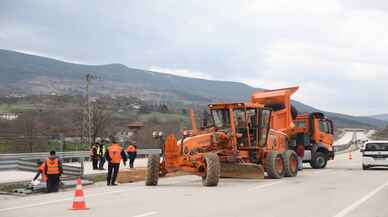 Kastamonu'da çökme yaşanan kara yolunun bir yönü ulaşıma kapandı