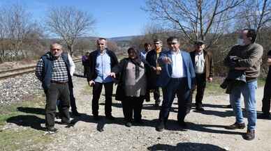 Karabük Valisi Gürel, sağanak nedeniyle su altında kalan tarım arazilerini inceledi