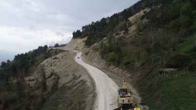 Kastamonu'da heyelan nedeniyle kapanan yol açıldı